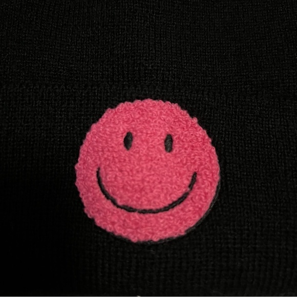 Cedarwood Threads Womens Warm Cozy Black Pink Smiley Face Winter Beanie Hat - Picture 8 of 14